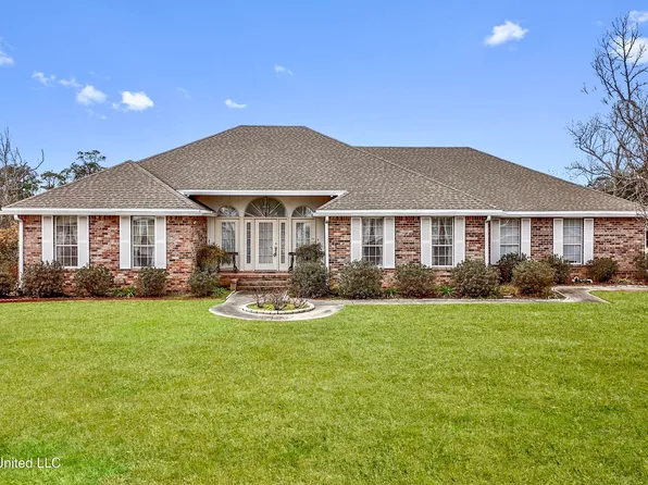 227 Fernwood Dr, Pass Christian, MS 39571