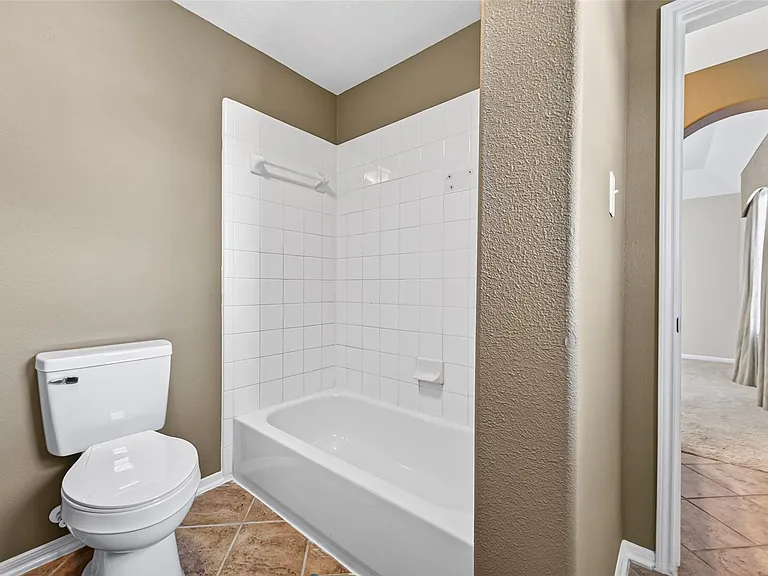 9735 Lansing Meadows Dr — Photo 36
