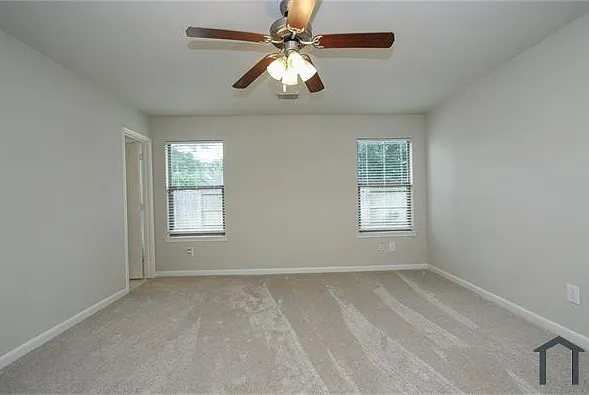 4 bed, 1605 sqft, $2,500 — Photo 3