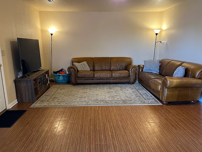 1118 Boswell Dr — Photo 4