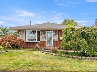 8786 N Evangeline St, Dearborn Heights, MI 48127