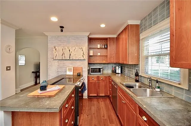 2216 Wilmore Dr — Photo 7