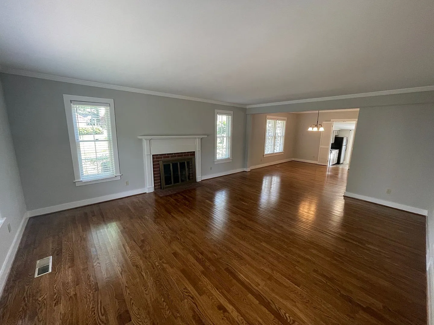 325 N. Avalon Road — Photo 2