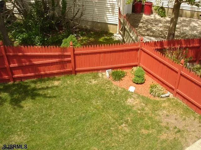 426 Canterbury Ct — Photo 15