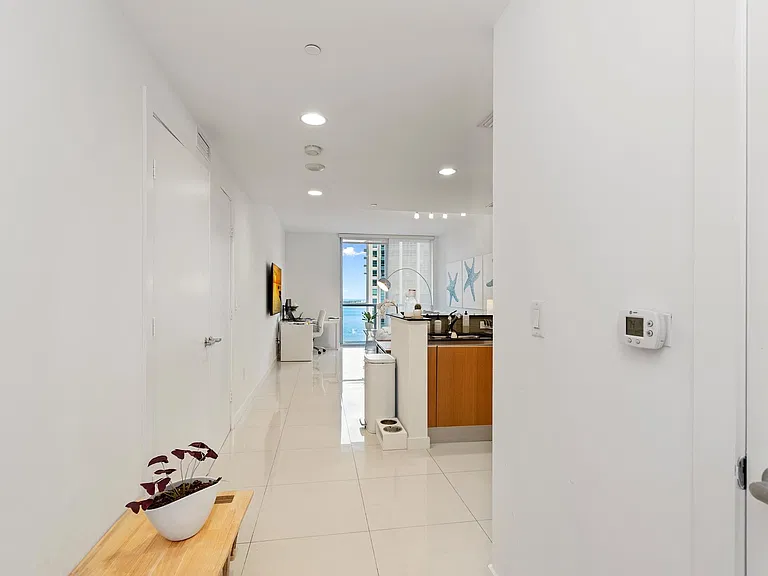 1060 Brickell Ave #2207 — Photo 3