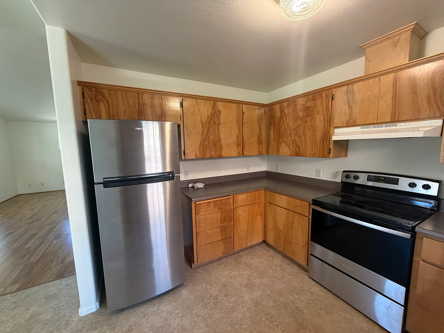 2 bed, 1000 sqft, $1,650 — Photo 2