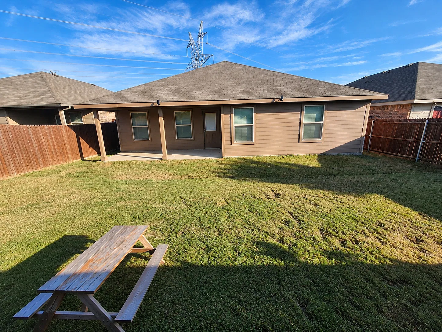4 bed, 2079 sqft, $2,680 — Photo 2