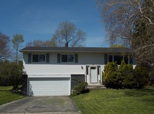 950 Estes St, Gurnee, IL 60031