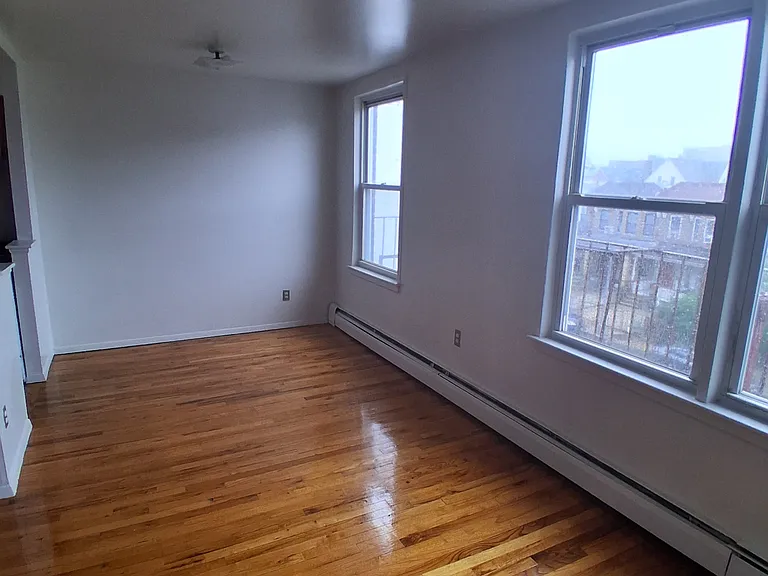 300 E 2nd St #3L — Photo 7