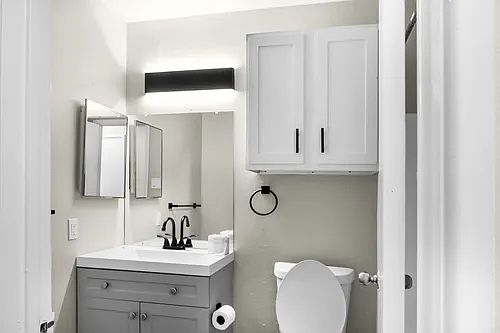 1st image of 483 Laurel Ln #612