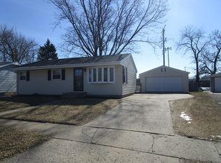 7501 Buffalo Grove Rd, Loves Park, IL 61111