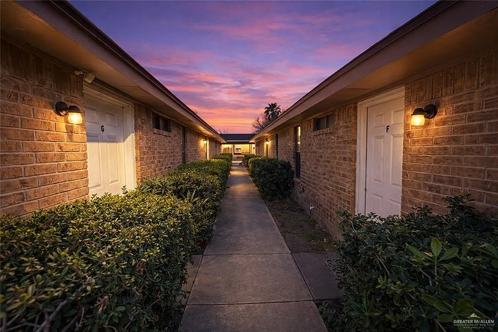 2 bed, 2.0 bath, 1030 sqft, $850 — Photo 3