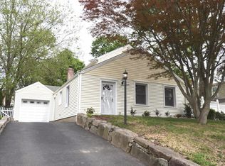 3 Arnold St, Old Greenwich, CT 06870