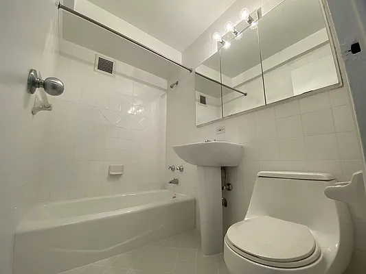 Rented by Stonehenge NYC LLC | media 97