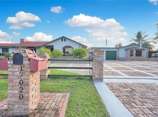 17020 SW 62nd St, Southwest Ranches, FL 33331
