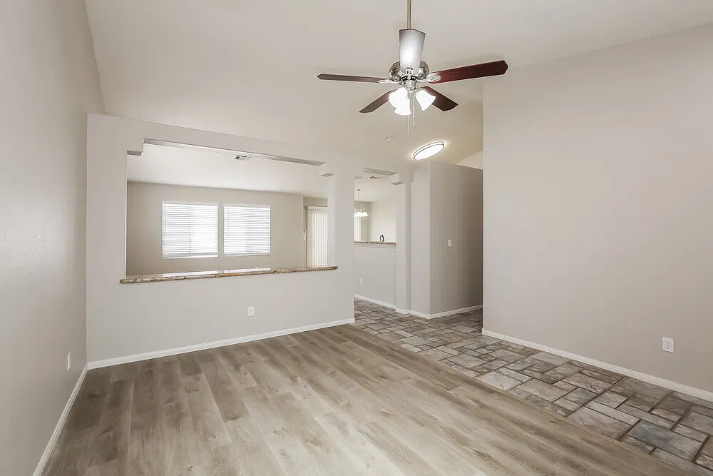 3 bed, 2.0 bath, 1340 sqft, $2,075 — Photo 4