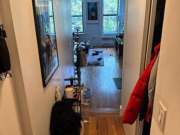 3rd image of 1338 Willoughby Ave APT 3D