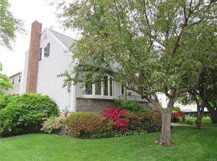 115 Lyons Rd, Scarsdale, NY 10583