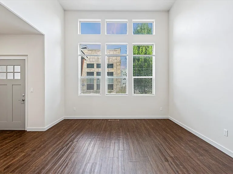 Verraso Village Townhomes — Photo 29