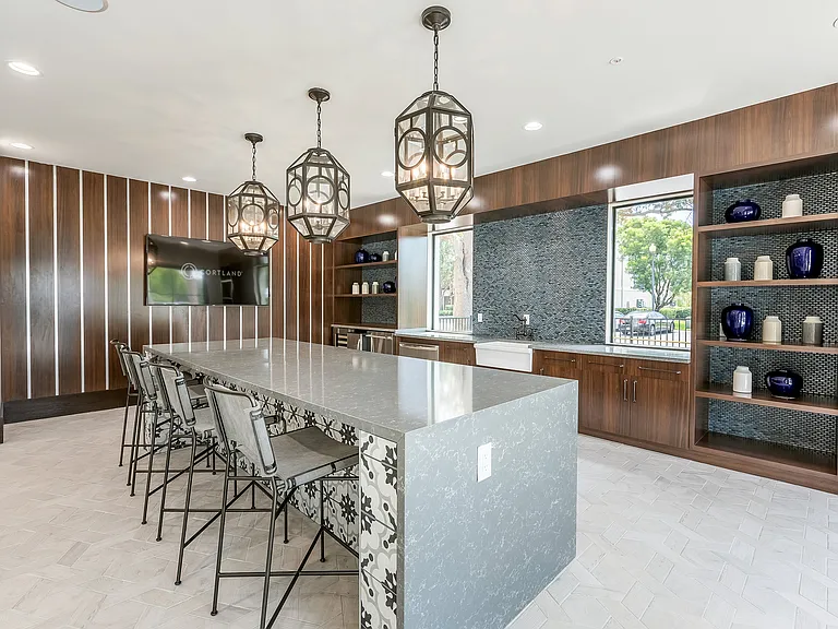 Cortland Portofino Place — Photo 36