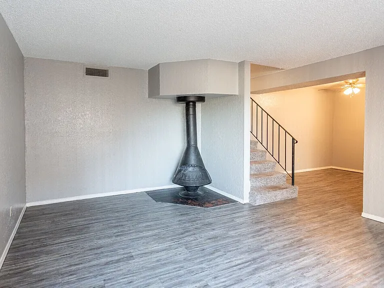 Belle Isle Terrace — Photo 16