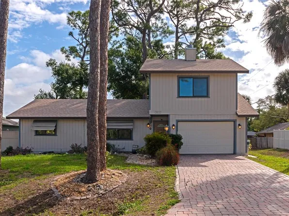 2631 Fiesta Dr, Venice, FL 34293