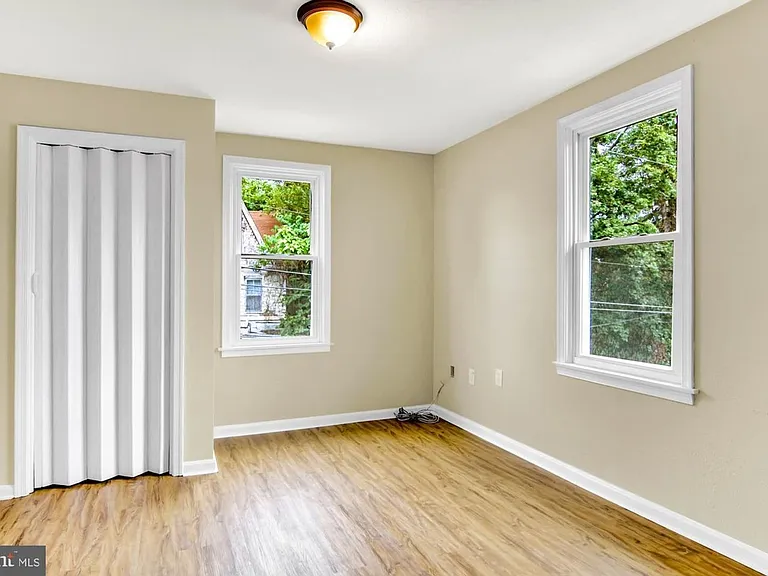 1020 Monroe St — Photo 3