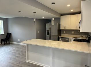 1910 Fox Chapel Rd, Pittsburgh, PA 15238