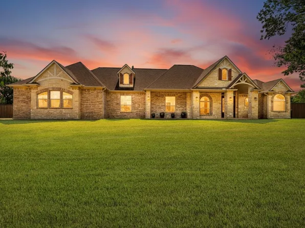 223 E Bay Dr, Bridgeport, TX 76426