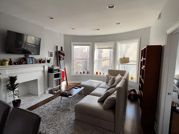 1240 W Carmen Ave APT 2, Chicago, IL 60640