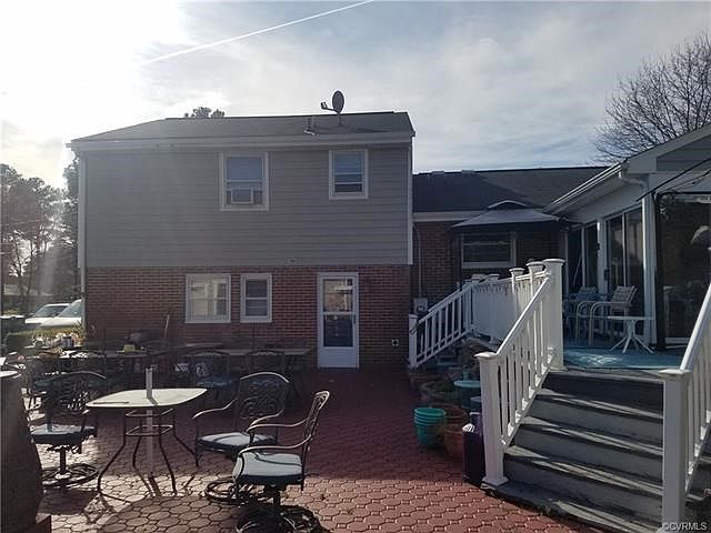 2nd image of 3003 Elmbrook Rd