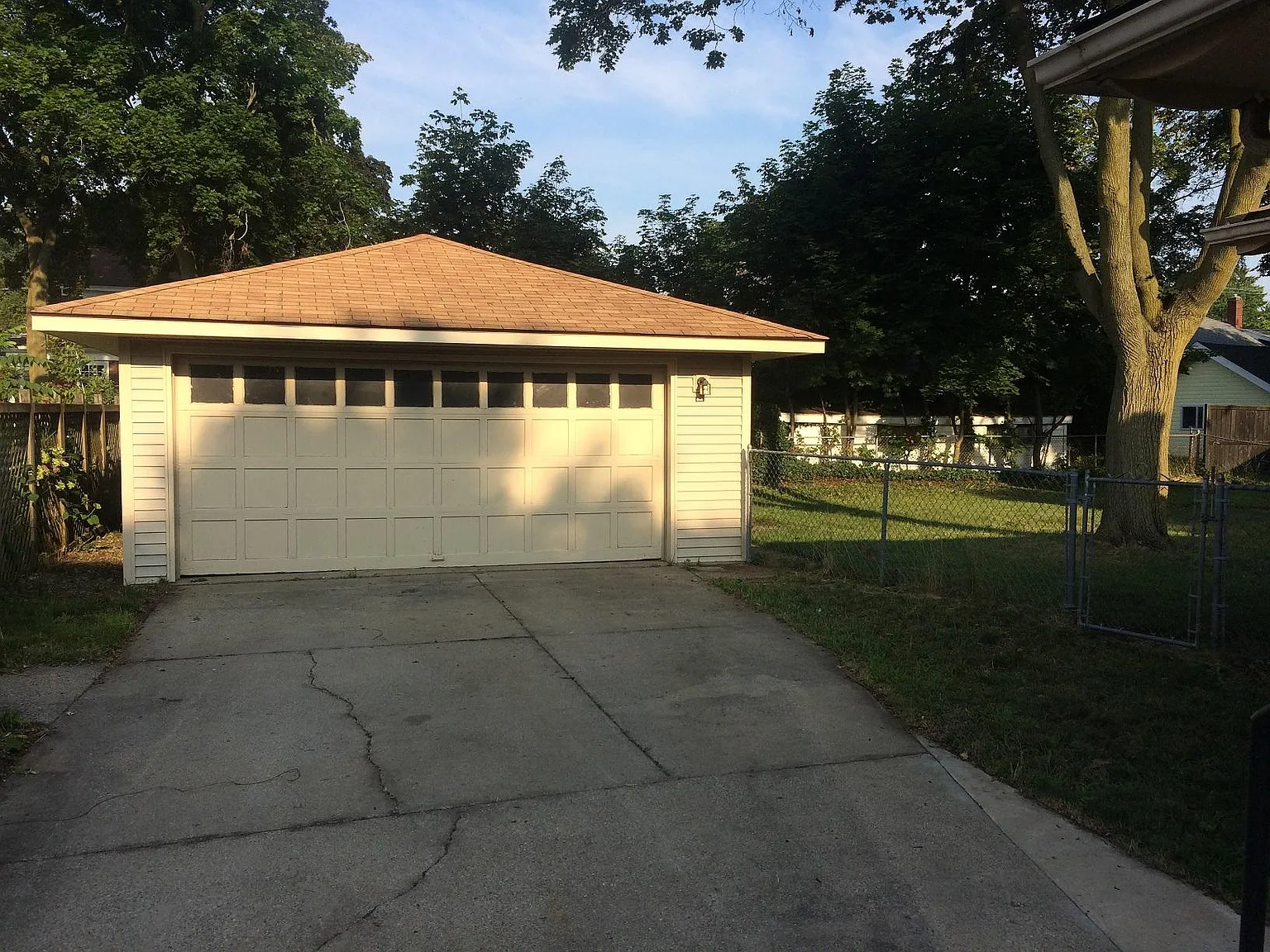 3 bed, 1.5 bath, 1531 sqft, $2,000 — Photo 2