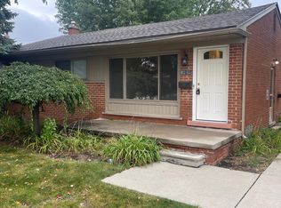 287 N Venoy Cir, Garden City, MI 48135