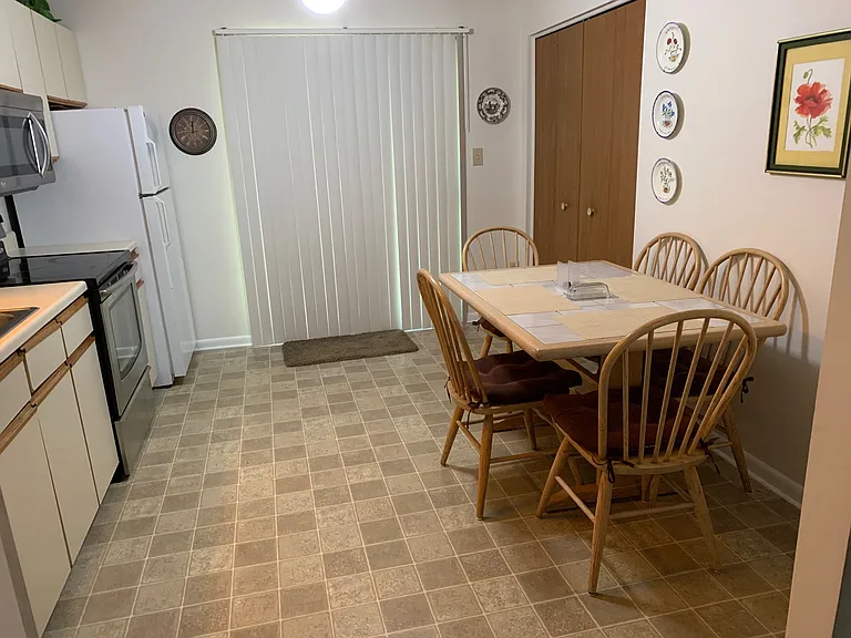 25 Pine Ln #C1 — Photo 8
