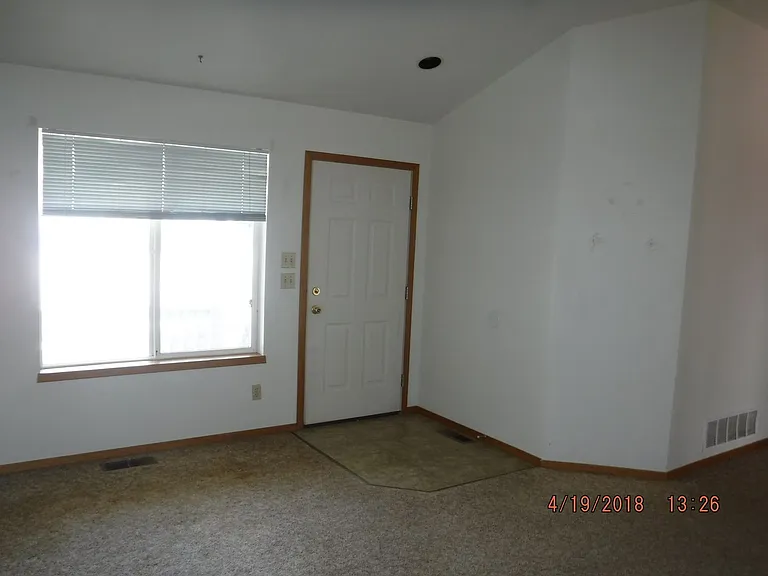 309 Powder River Ave — Photo 9