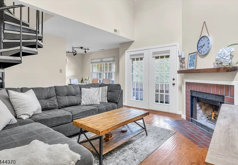 303 Tavistock Cherry Hl — Photo 2