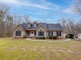 409 Dogwood Dr, Tamassee, SC 29686