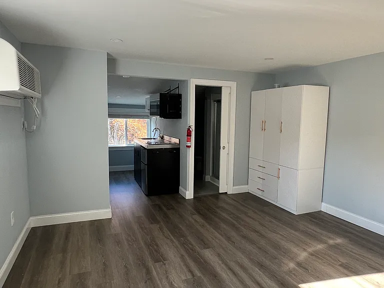 124 Watkin Ave #30-4E — Photo 3