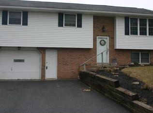 30 Trail Rd N, Elizabethtown, PA 17022