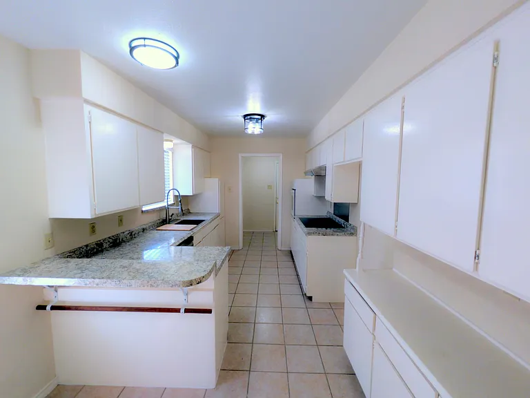 2700 Clear Springs Dr — Photo 5