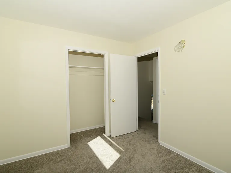 134 S 19th St — Photo 31