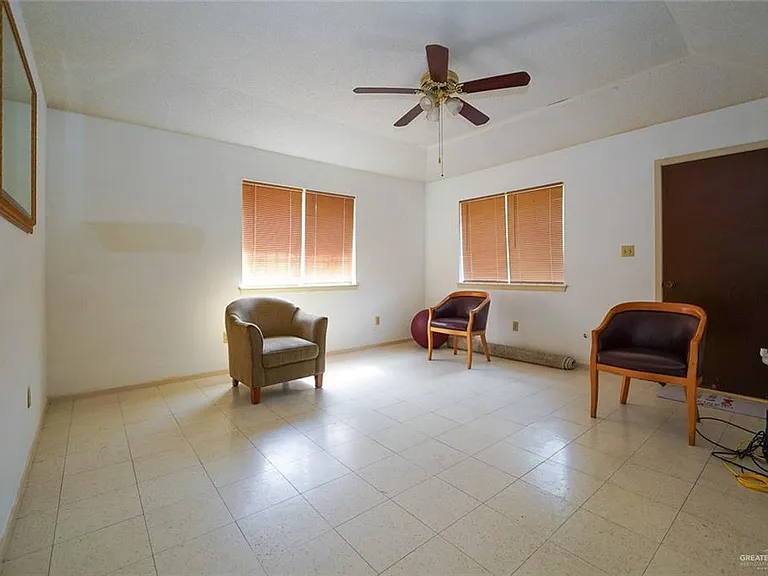 2803 Minnie Ave — Photo 13