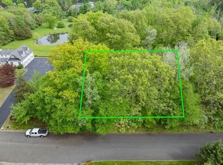 62 W Gate Rd, Suffern, NY 10901