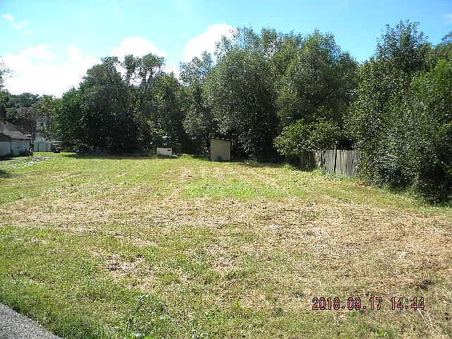 2nd image of 1127 14th St SE