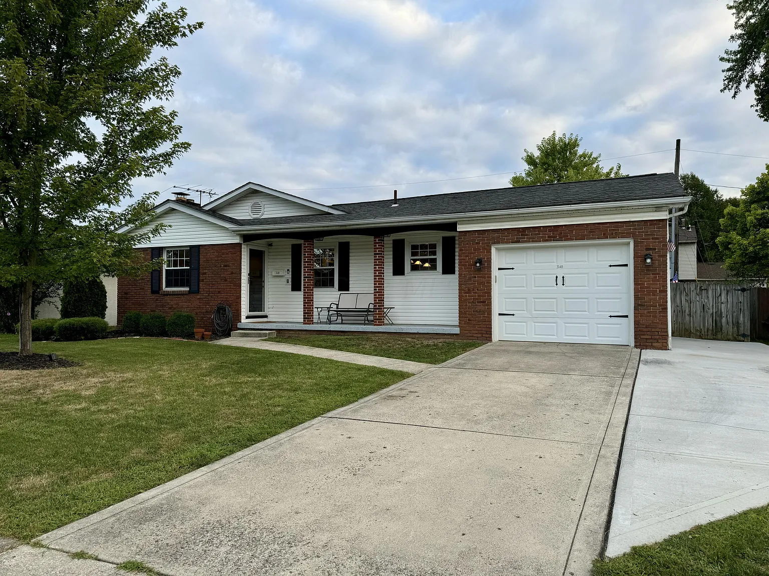 3148 Kingswood Dr photo 1