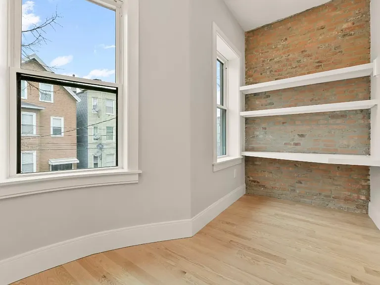 127 Saratoga St #2 — Photo 11
