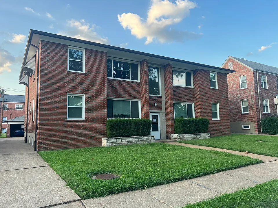 6239 Nagel Ave #2W