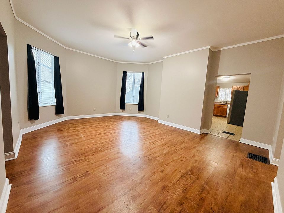 1st image of 1721 Middle St Floor 1