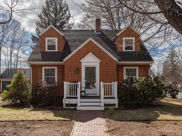 5 Longmeadow Road, Dover, NH 03820