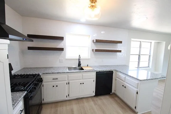 5613 NW 115th St — Photo 6